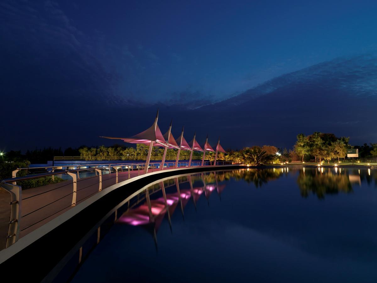 Amanora The Fern Hotels & Club Mundhva Exterior foto